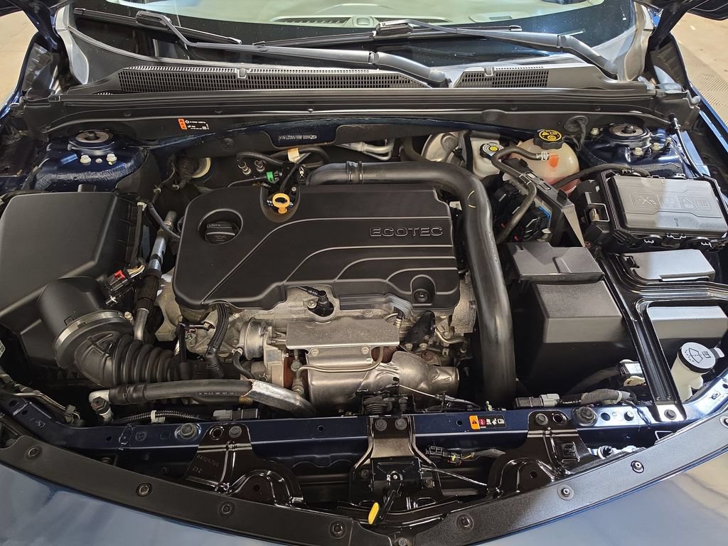 Used 2021 Chevrolet Malibu LT FWD image 17