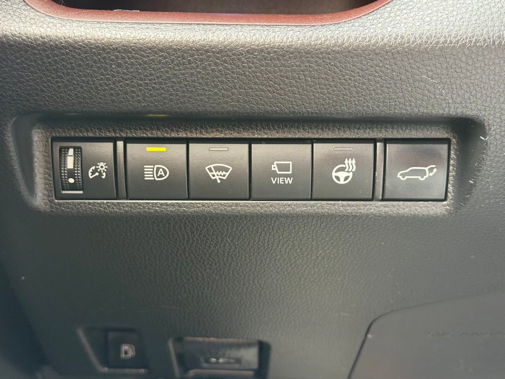 Used 2020 Toyota RAV4 Limited image 10
