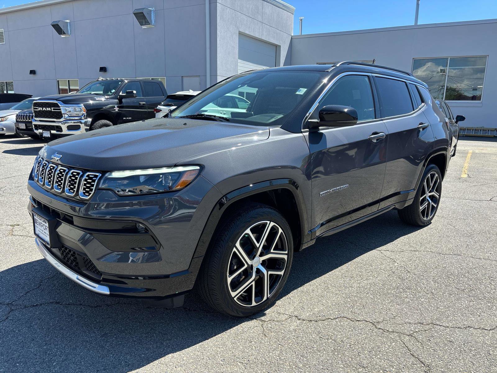 Used 2024 Jeep Compass Limited w/ Elite Group AWD/4WD image 6