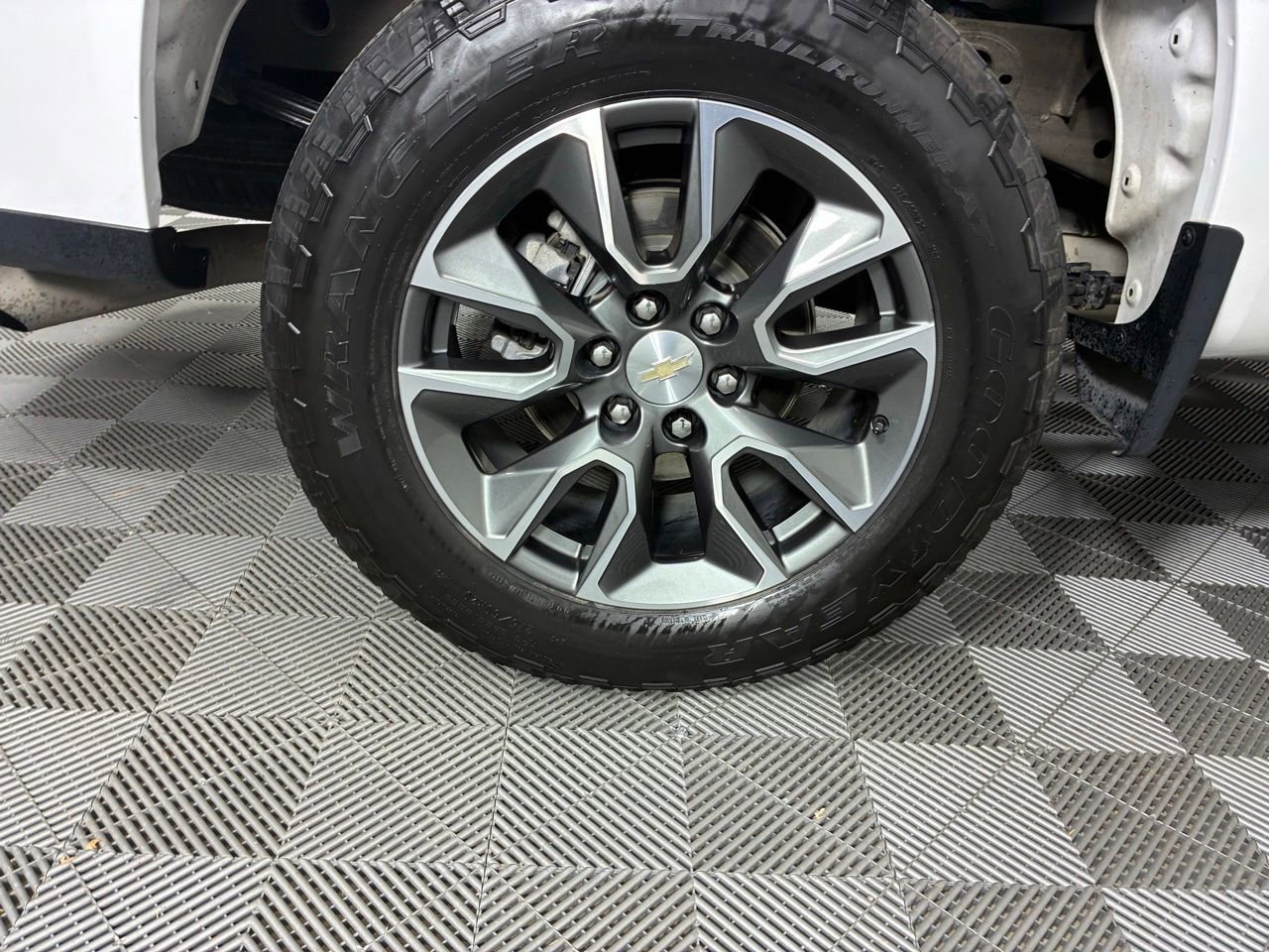 Used 2023 Chevrolet Silverado 1500 LT image 37