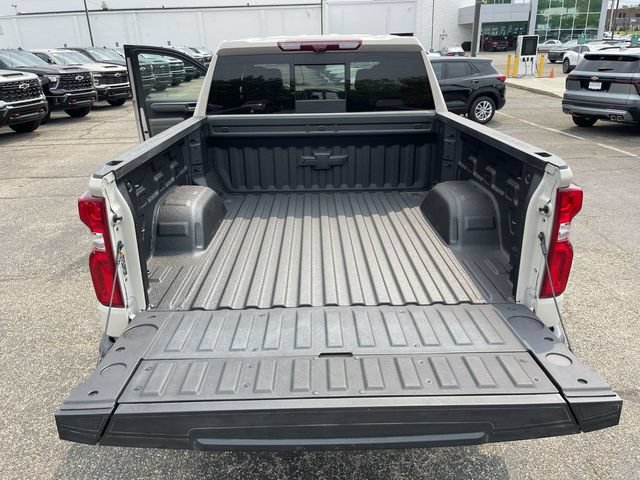New 2026 Chevrolet Silverado 1500 ZR2 w/ Dark Appearance Package AWD/4WD image 23