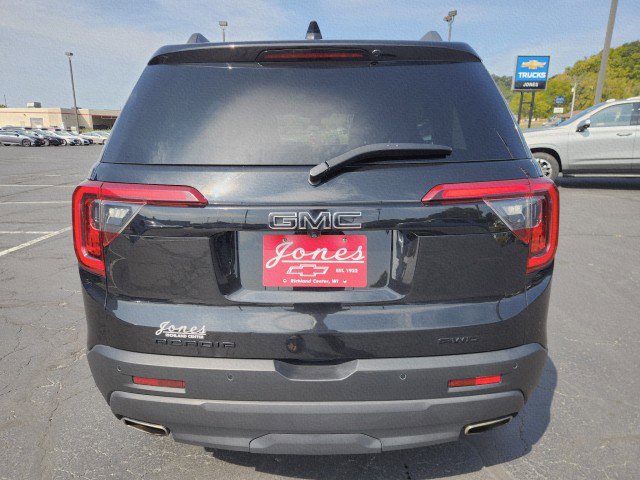 Used 2023 GMC Acadia SLE w/ Driver Convenience Package image 4