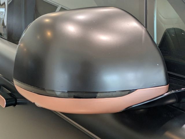 Used 2024 Land Rover Range Rover Long Wheelbase SE image 10