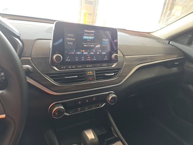 Used 2023 Nissan Altima 2.5 SV AWD/4WD image 11