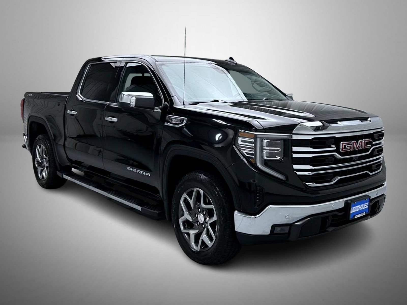 Used 2024 GMC Sierra 1500 SLT w/ SLT Premium Plus Package AWD/4WD image 3