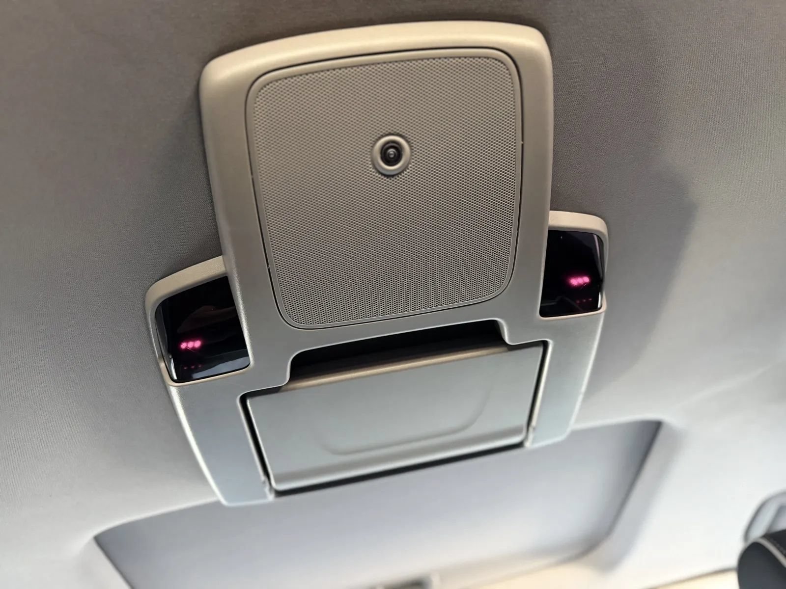 Used 2024 Honda Odyssey Elite image 40