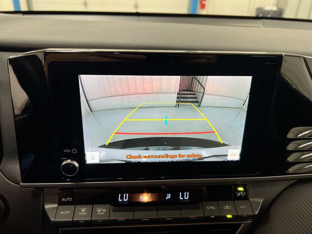 Used 2025 Toyota Camry SE FWD image 16