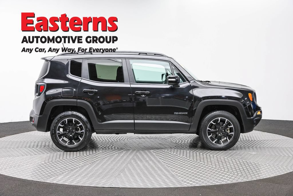 Used 2023 Jeep Renegade Latitude AWD/4WD image 4