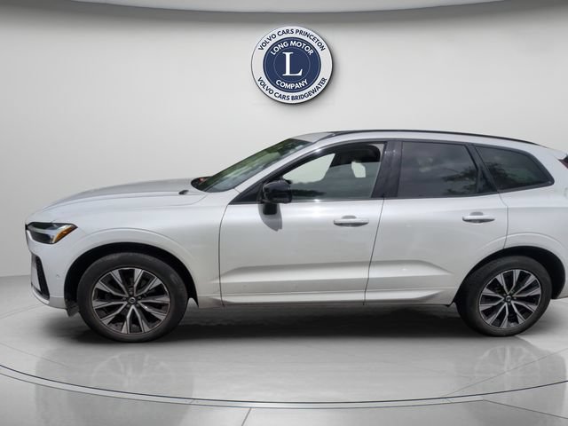 Used 2024 Volvo XC60 B5 Plus AWD/4WD image 3