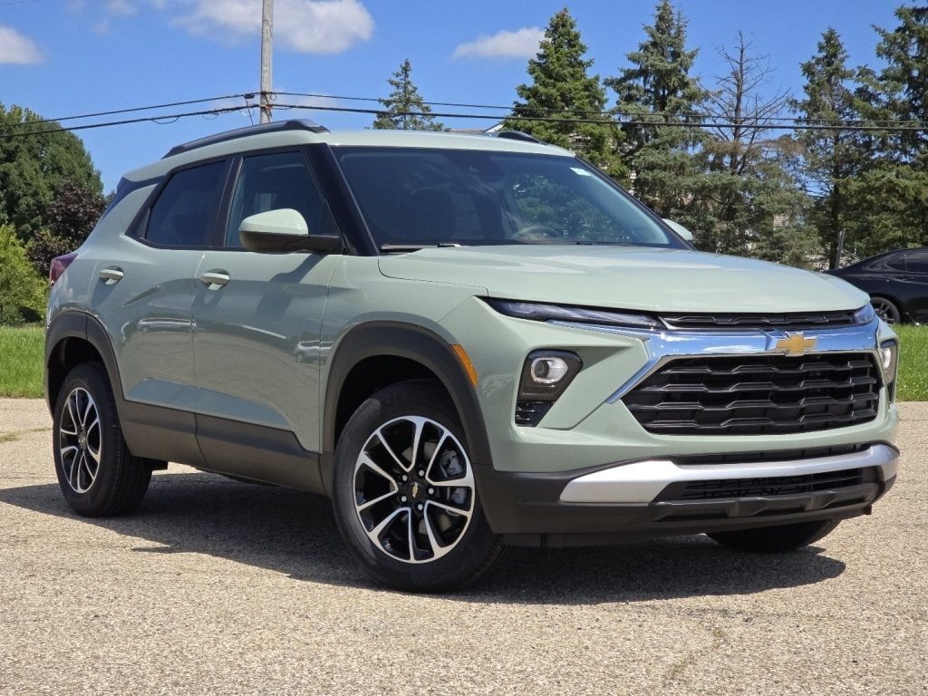 New 2026 Chevrolet TrailBlazer LT w/ Driver Confidence Package AWD/4WD image 2