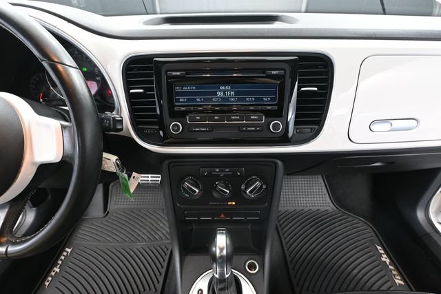 Used 2012 Volkswagen Beetle 2.0T FWD image 21