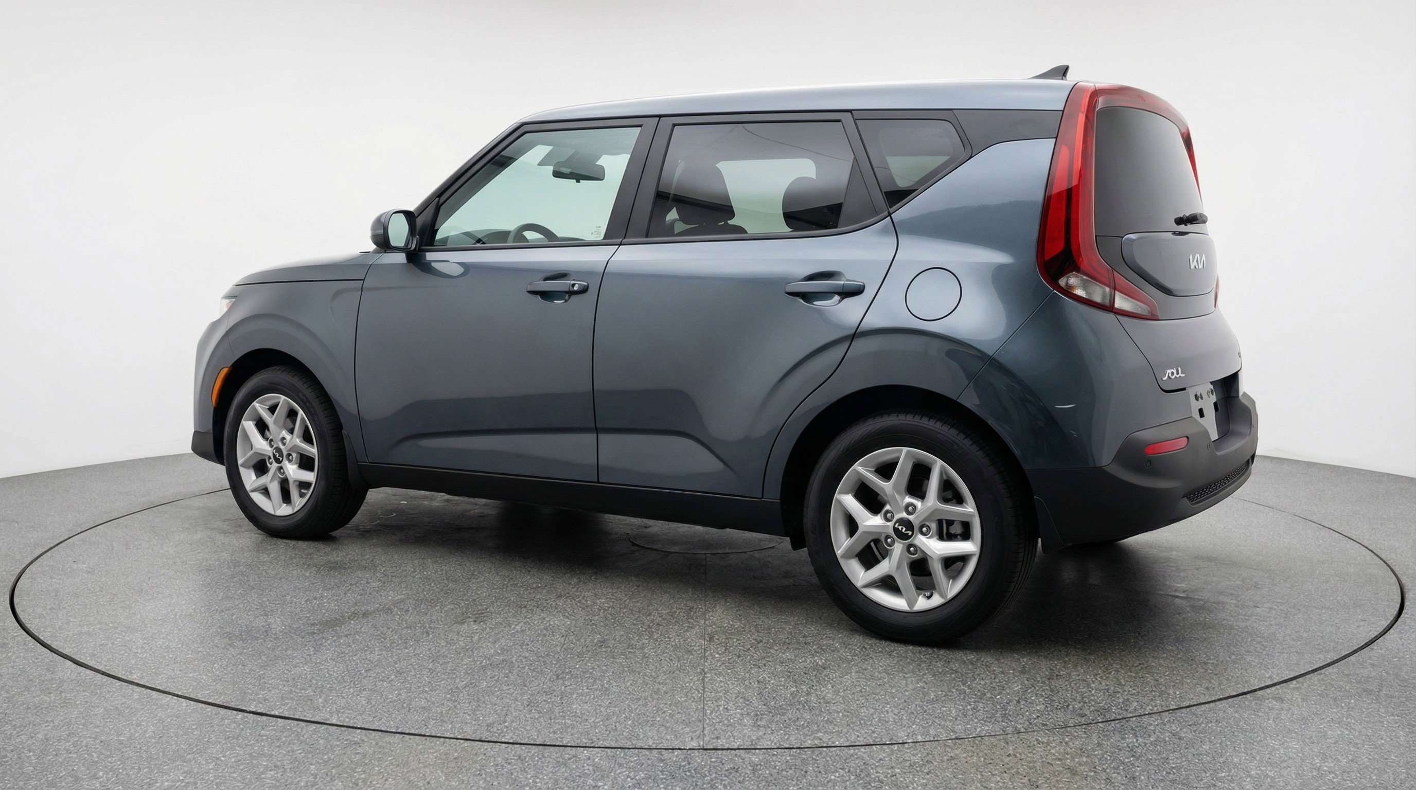 Used 2025 Kia Soul LX w/ LX Technology Package FWD image 6