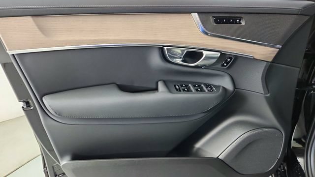 New 2026 Volvo XC90 B6 Plus w/ Protection Package AWD/4WD image 9