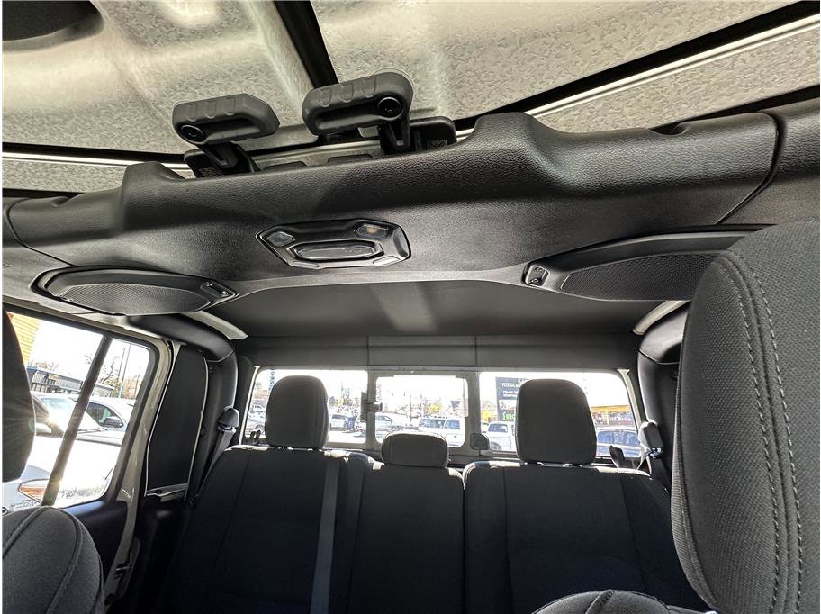 Used 2022 Jeep Gladiator Sport image 27