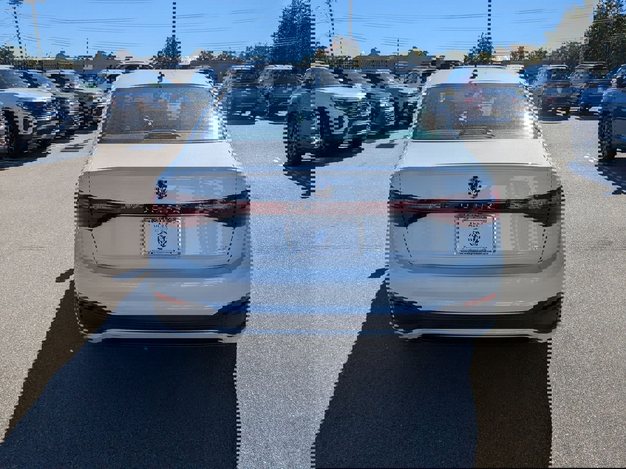 New 2026 Volkswagen Jetta SE image 4