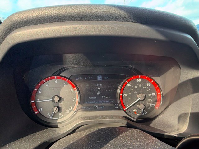 Used 2021 Nissan Titan PRO-4X w/ Pro-4x Convenience Package AWD/4WD image 14