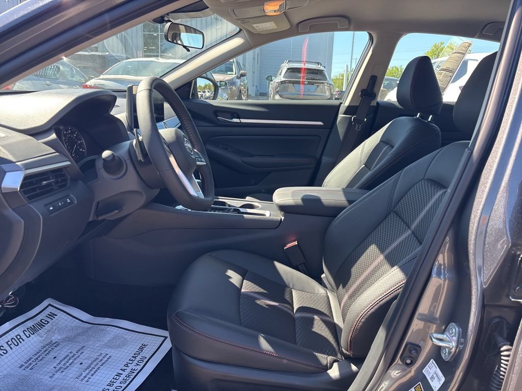New 2026 Nissan Altima 2.5 SR FWD image 11