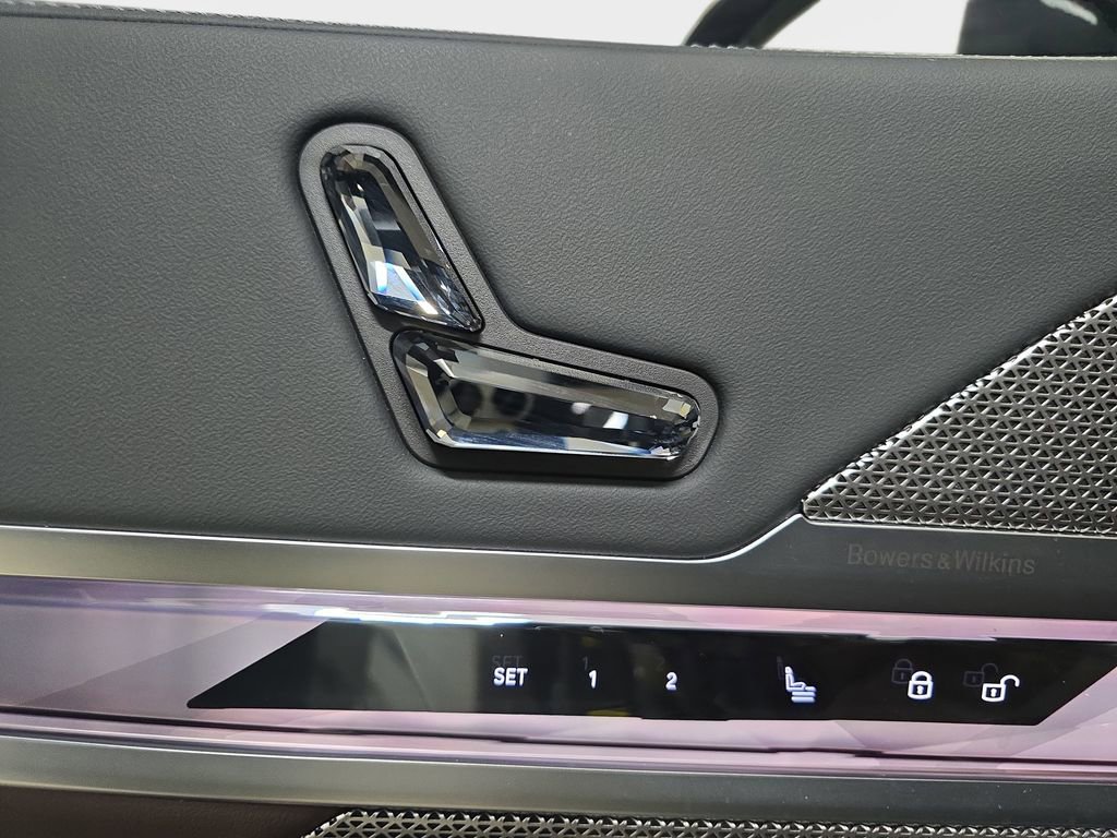 Certified 2023 BMW 740i w/ Parking Assistance Package image 28