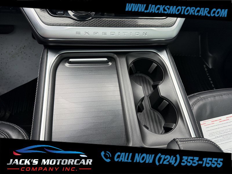 Used 2025 Ford Expedition Platinum w/ Stealth Appearance Package image 35