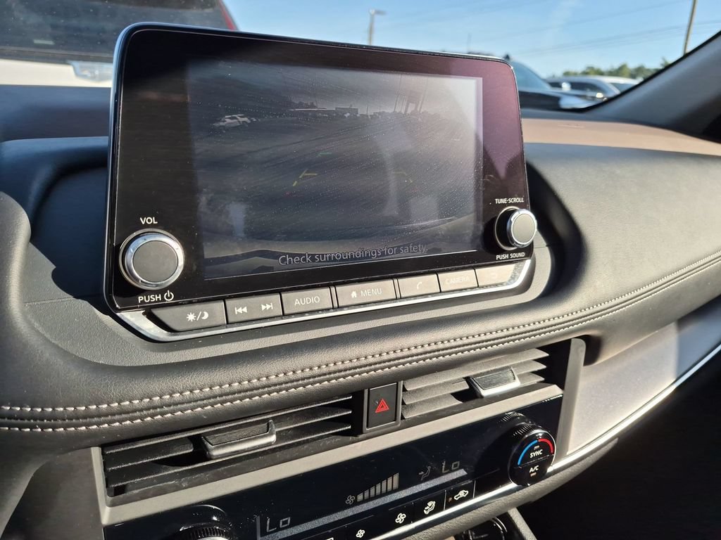 Used 2023 Nissan Rogue SV FWD image 21