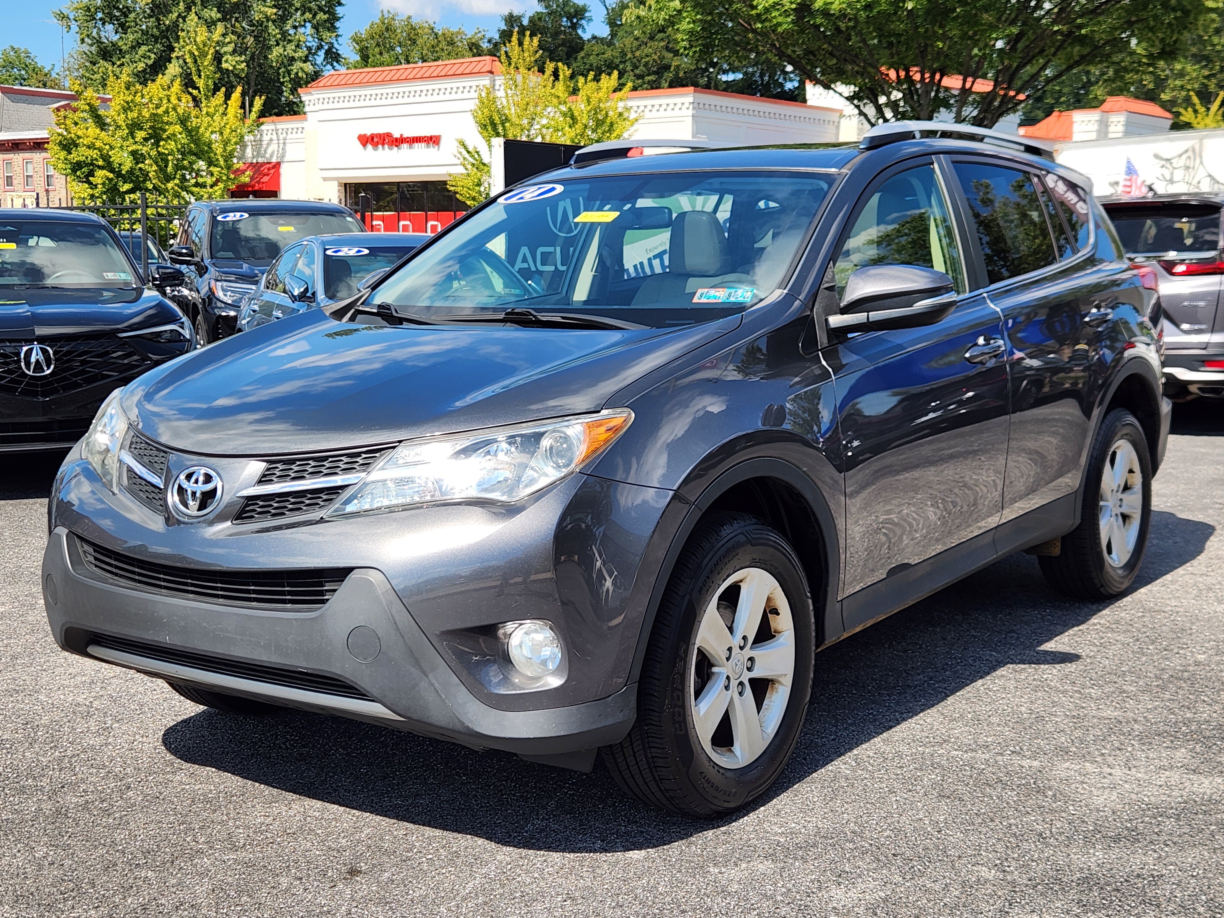 Used 2014 Toyota RAV4 XLE AWD/4WD image 2
