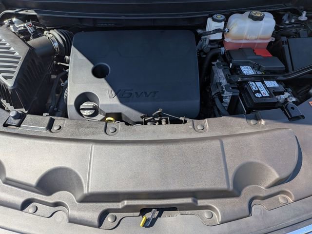 Used 2022 Chevrolet Traverse LT FWD image 32