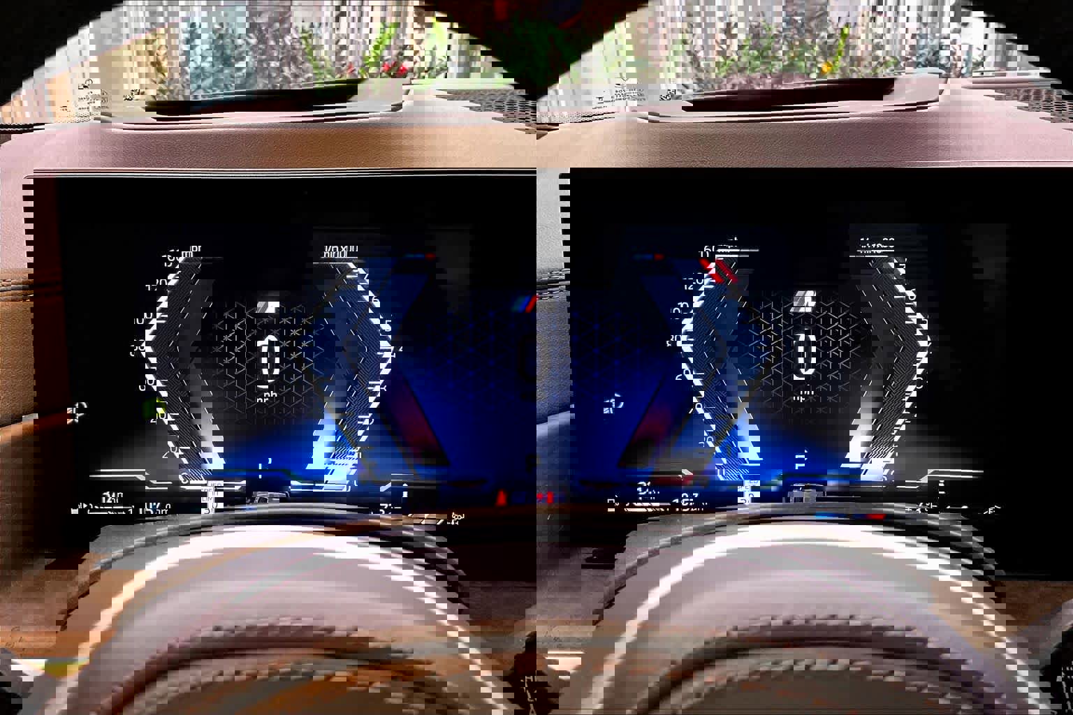 Used 2024 BMW X7 xDrive40i w/ M Sport Package image 25