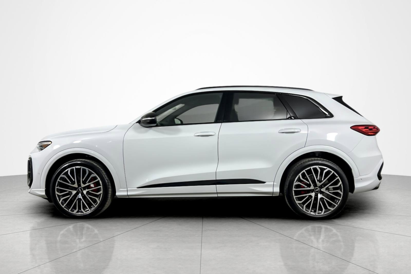 New 2025 Audi SQ5 Premium Plus image 3