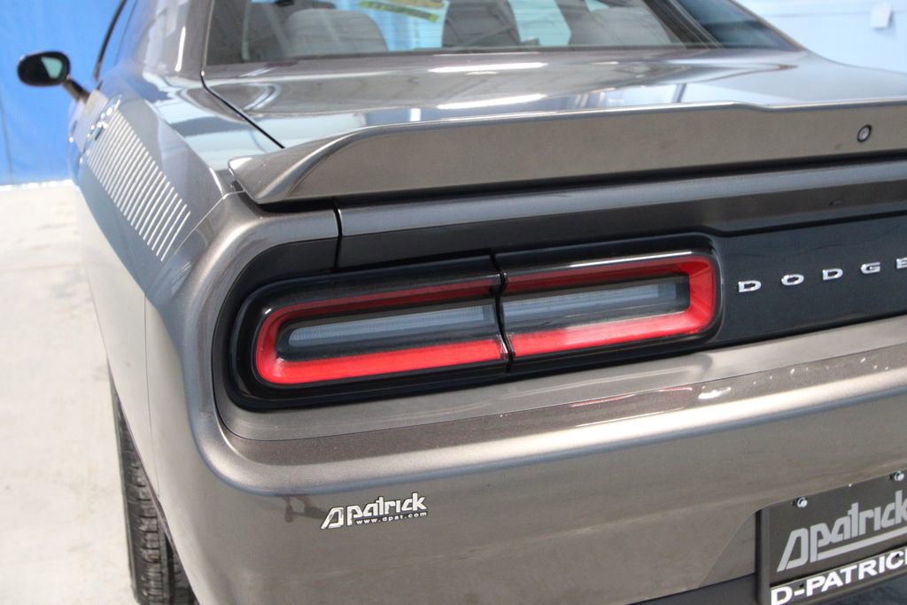 Used 2019 Dodge Challenger SXT image 31