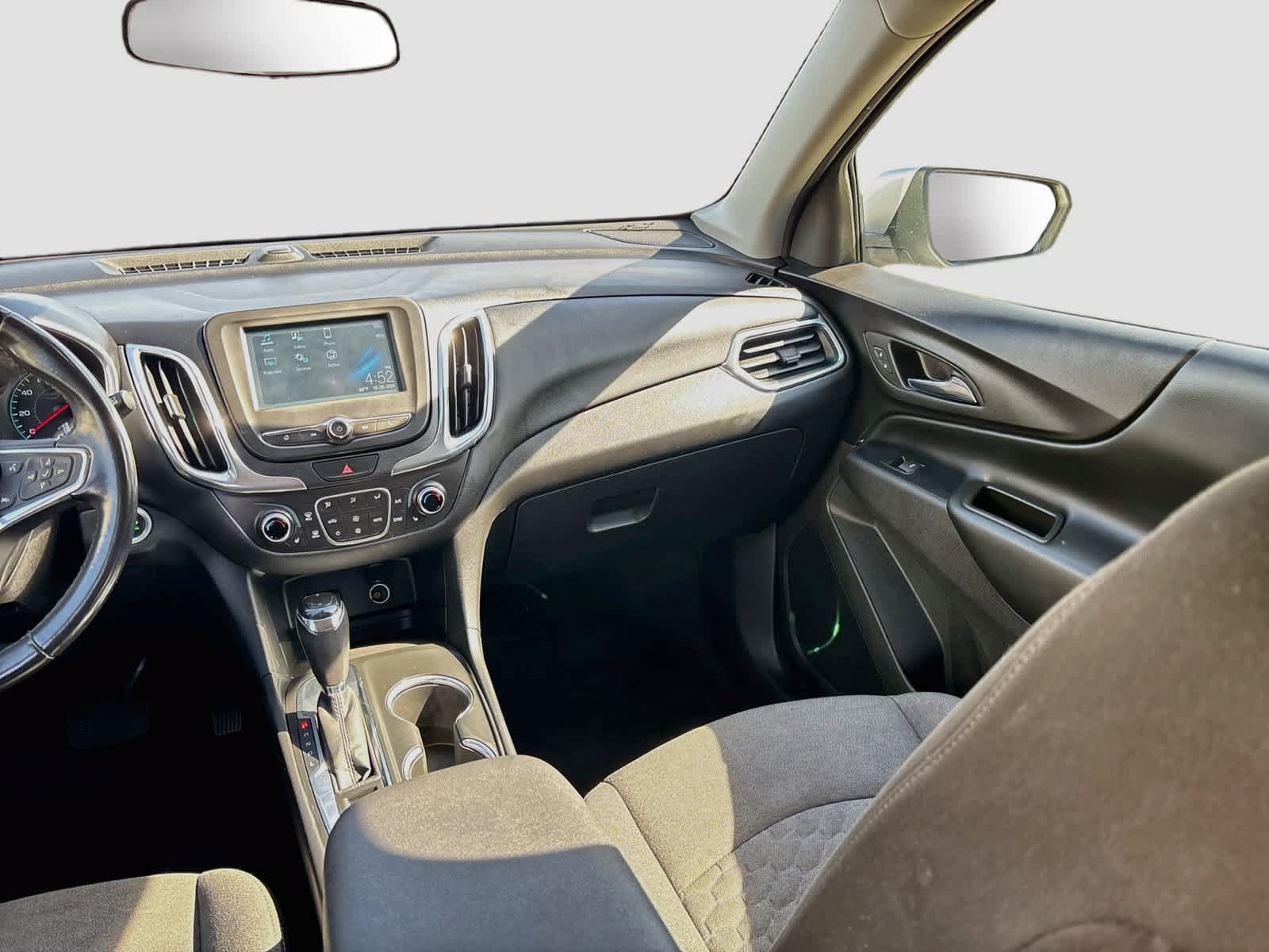 Used 2018 Chevrolet Equinox LT FWD image 23
