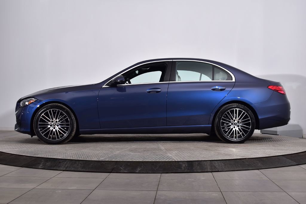Used 2025 Mercedes-Benz C 300 4MATIC Sedan image 2