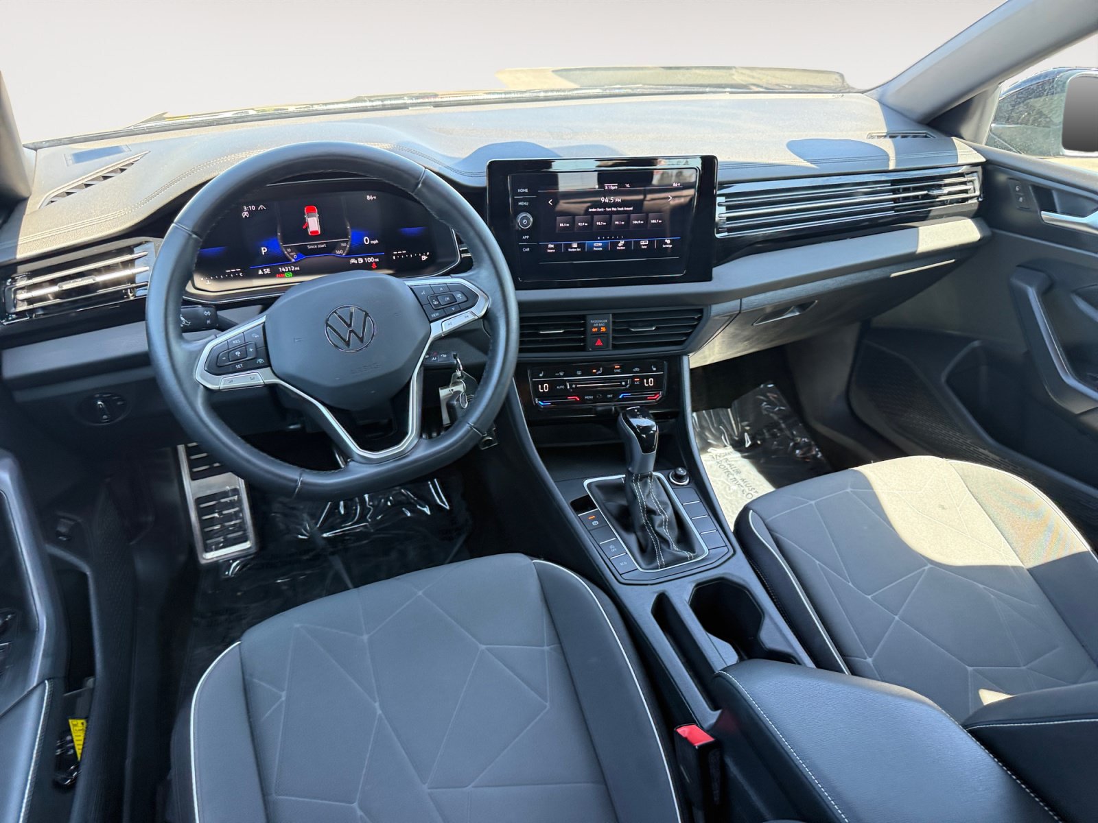 Certified 2025 Volkswagen Jetta Sport FWD image 15