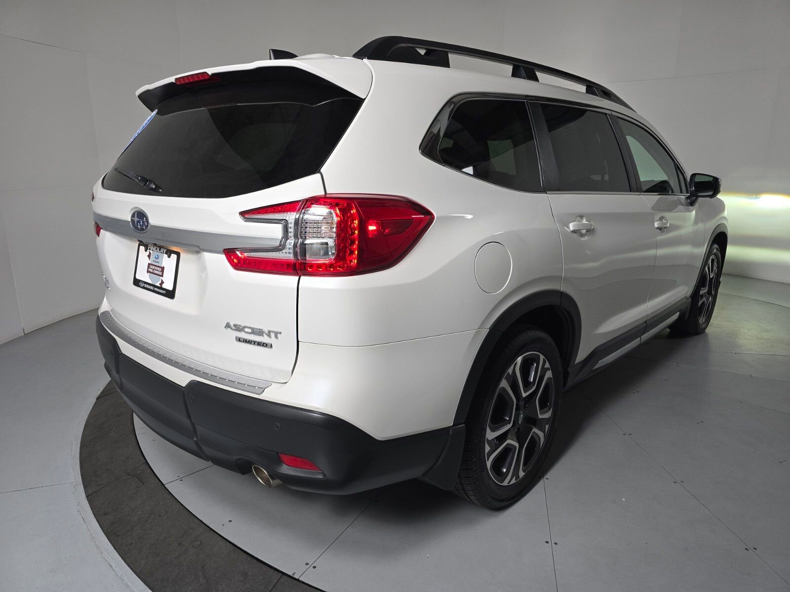 Certified 2023 Subaru Ascent Limited w/ Technology Package image 5