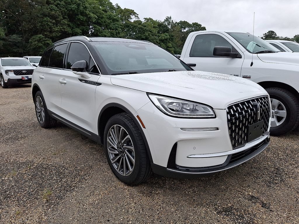 Used 2023 Lincoln Corsair Reserve w/ Equipment Group 201A AWD/4WD image 3