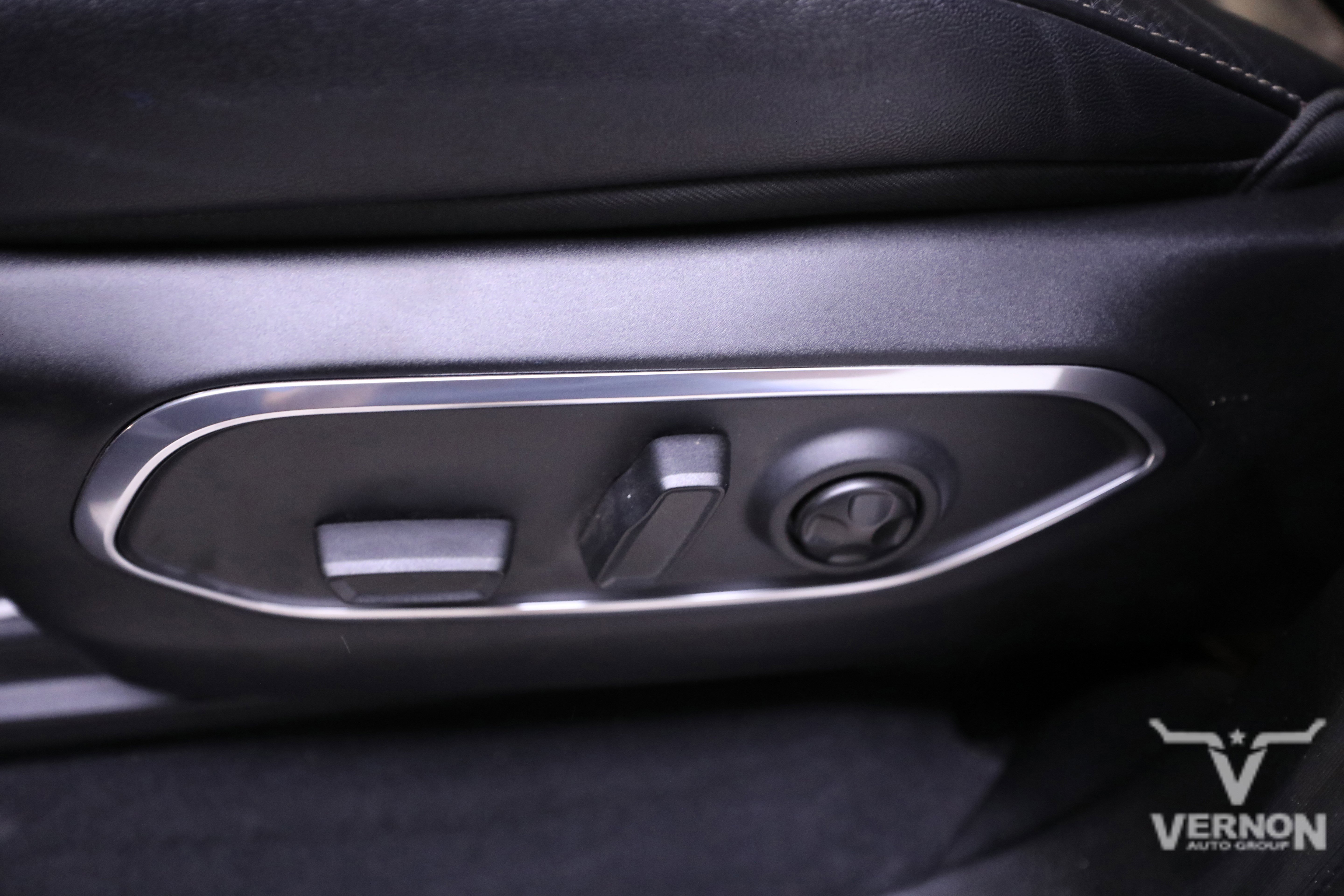 Used 2024 Jeep Wagoneer 4WD w/ HD Trailer Tow Package image 14