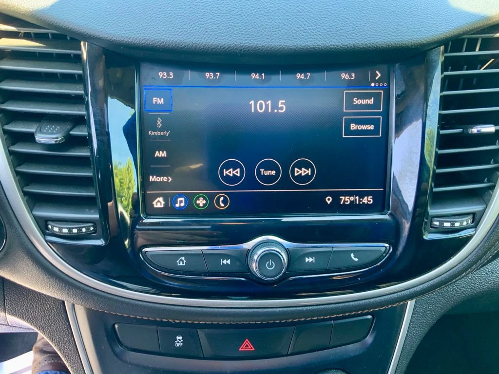 Used 2020 Chevrolet Trax LT w/ Sun & Sound Package FWD image 19