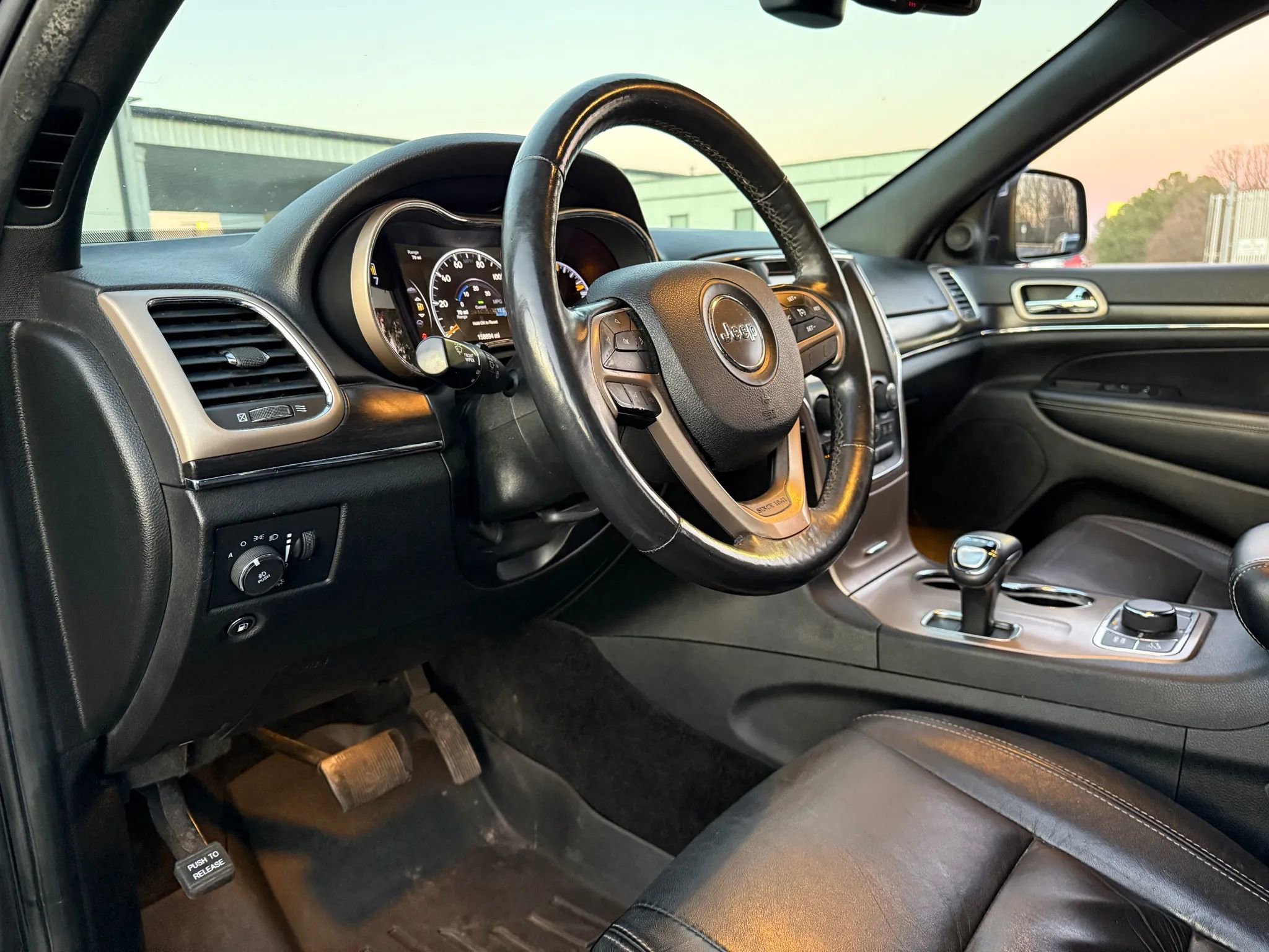 Used 2015 Jeep Grand Cherokee Limited image 17