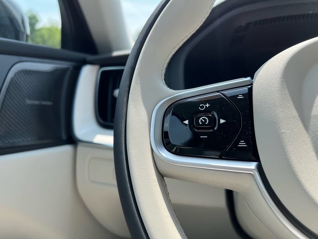 Certified 2026 Volvo XC60 T8 Ultra w/ Protection Package Premier AWD/4WD image 13