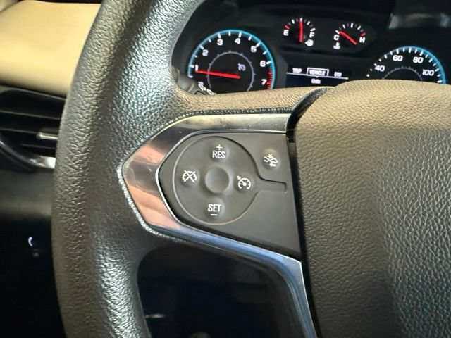 Used 2022 Chevrolet Traverse LS FWD image 19