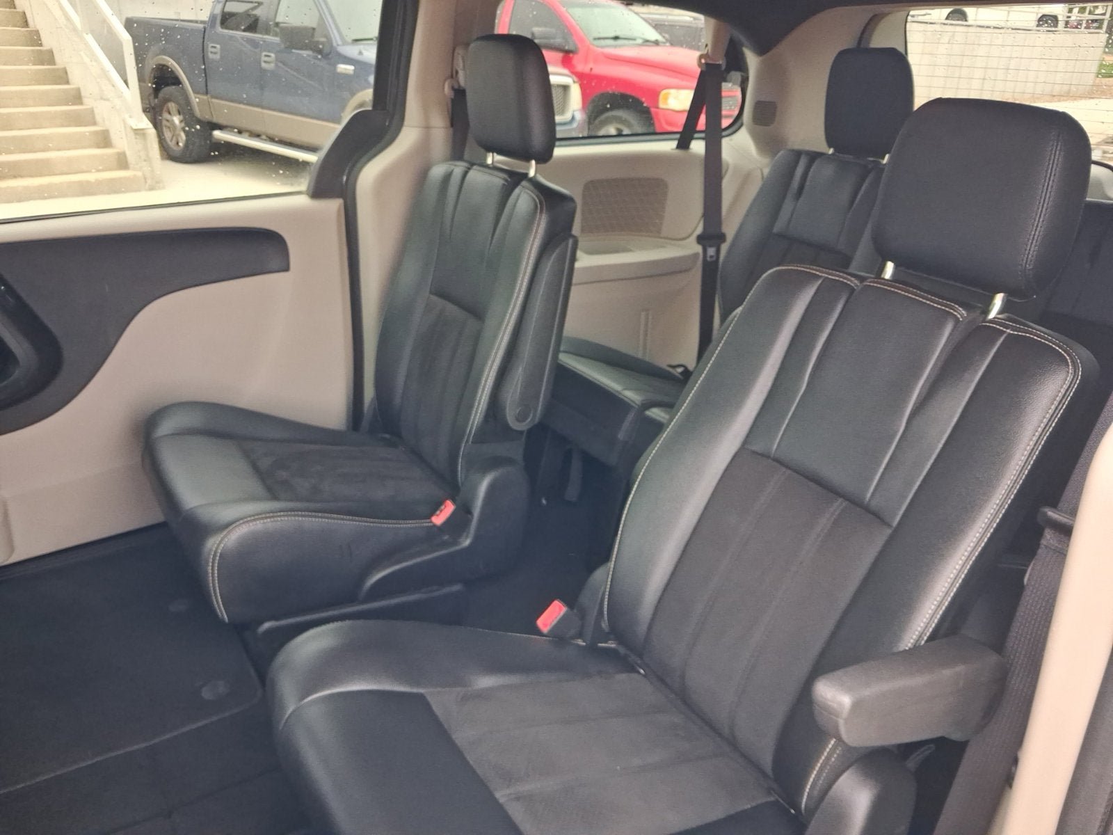Used 2019 Dodge Grand Caravan SXT FWD image 24
