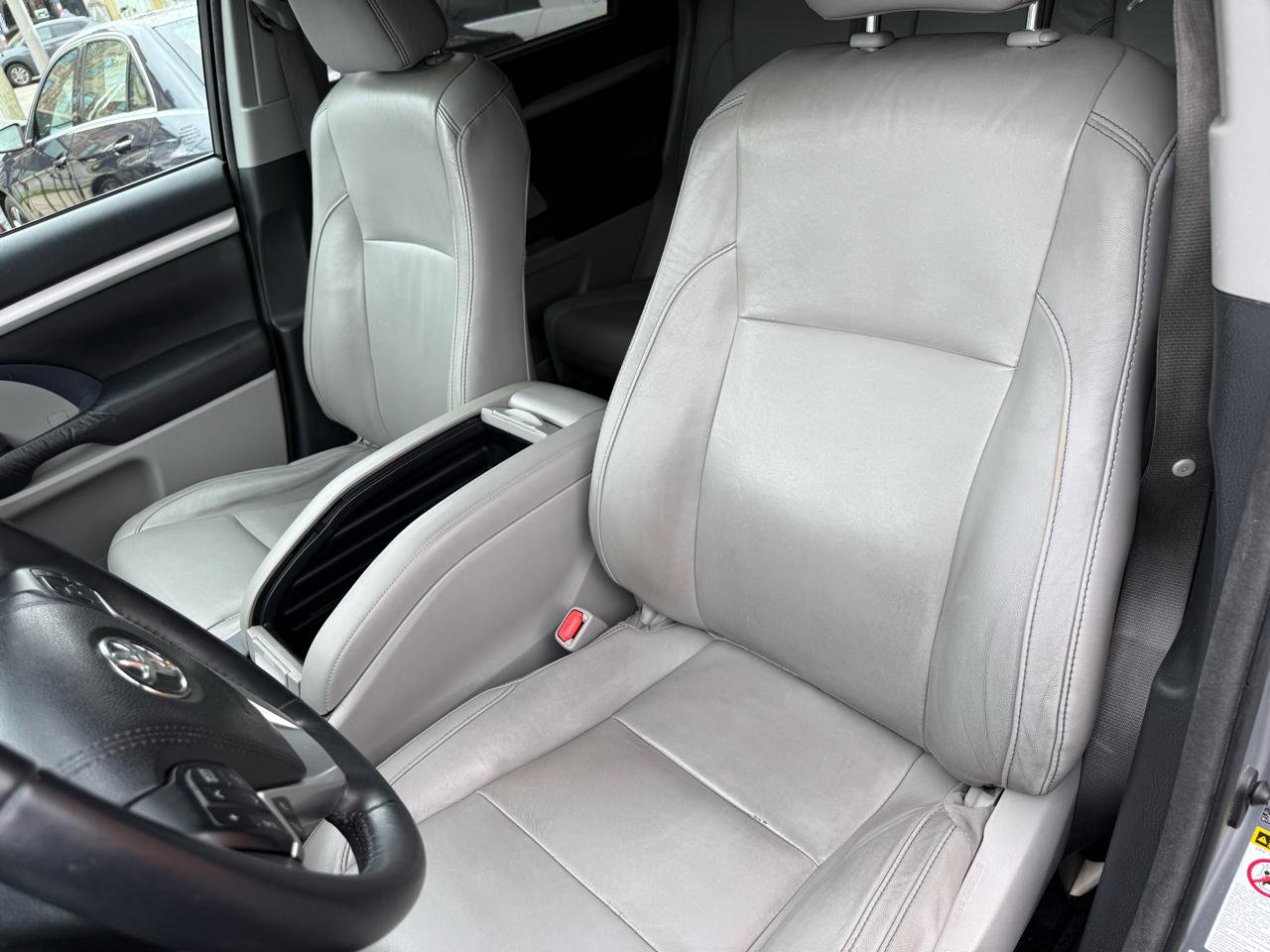 Used 2015 Toyota Highlander XLE AWD/4WD image 6