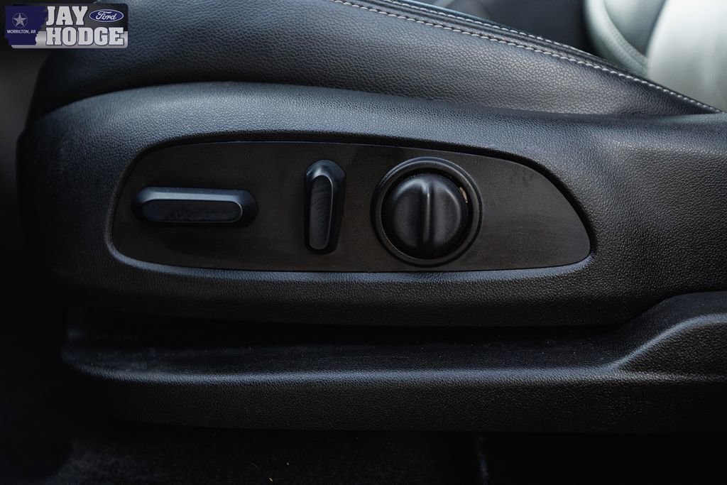 Used 2024 GMC Terrain SLT image 15