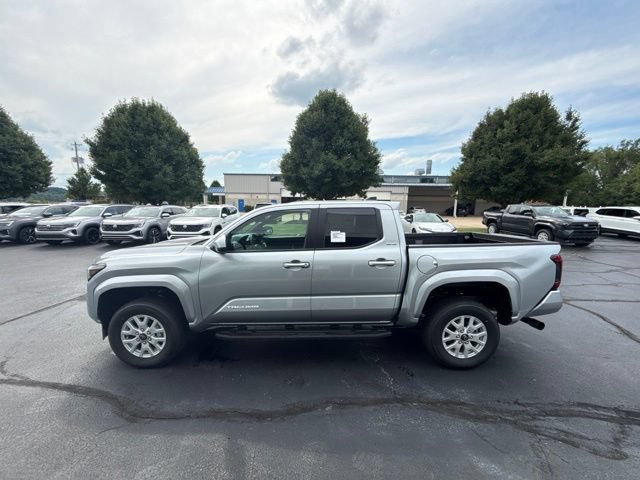 Used 2026 Toyota Tacoma SR5 AWD/4WD image 4