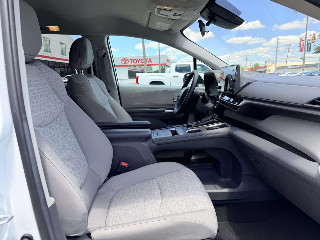 Certified 2024 Toyota Sienna LE FWD image 13