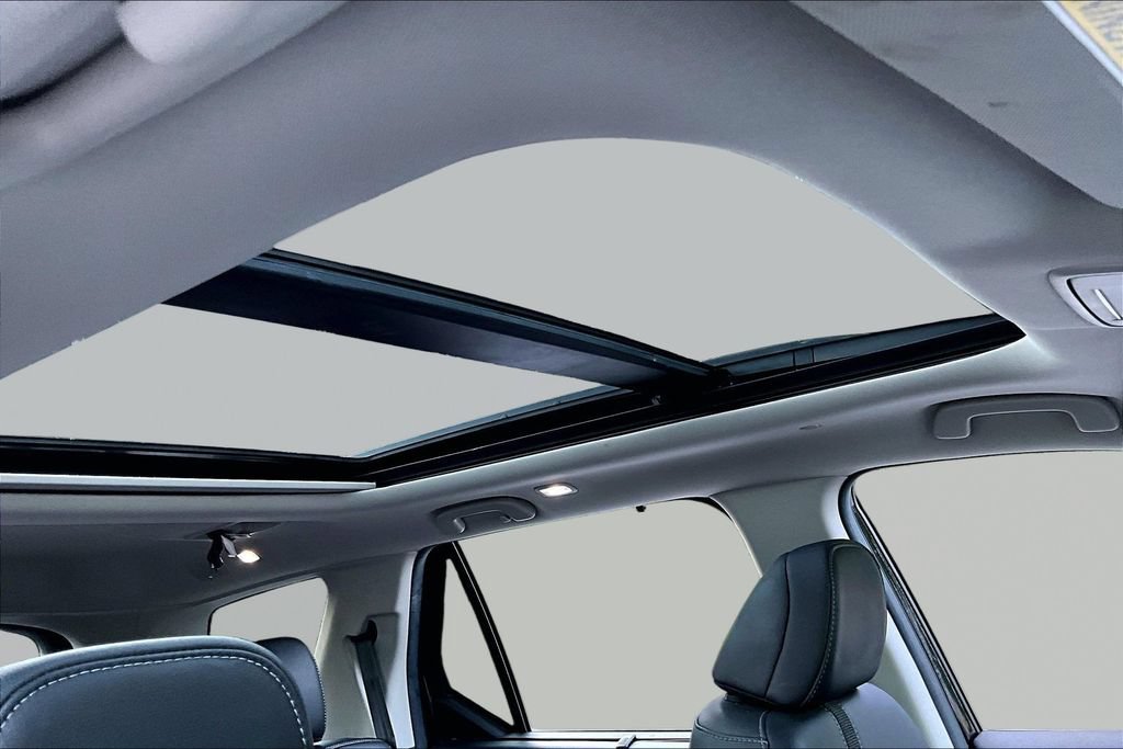 Certified 2025 Honda Pilot Touring image 20