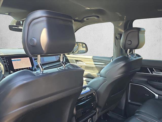 Used 2022 Jeep Wagoneer Series II image 18