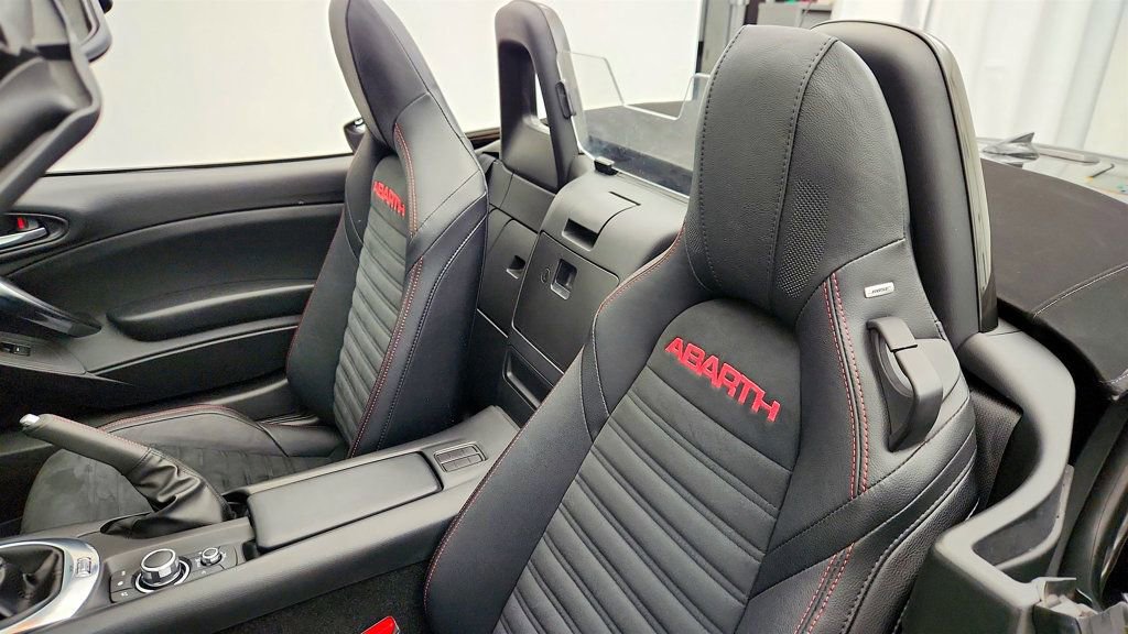 Used 2018 FIAT 124 Spider Abarth w/ Navigation & Sound Group image 21