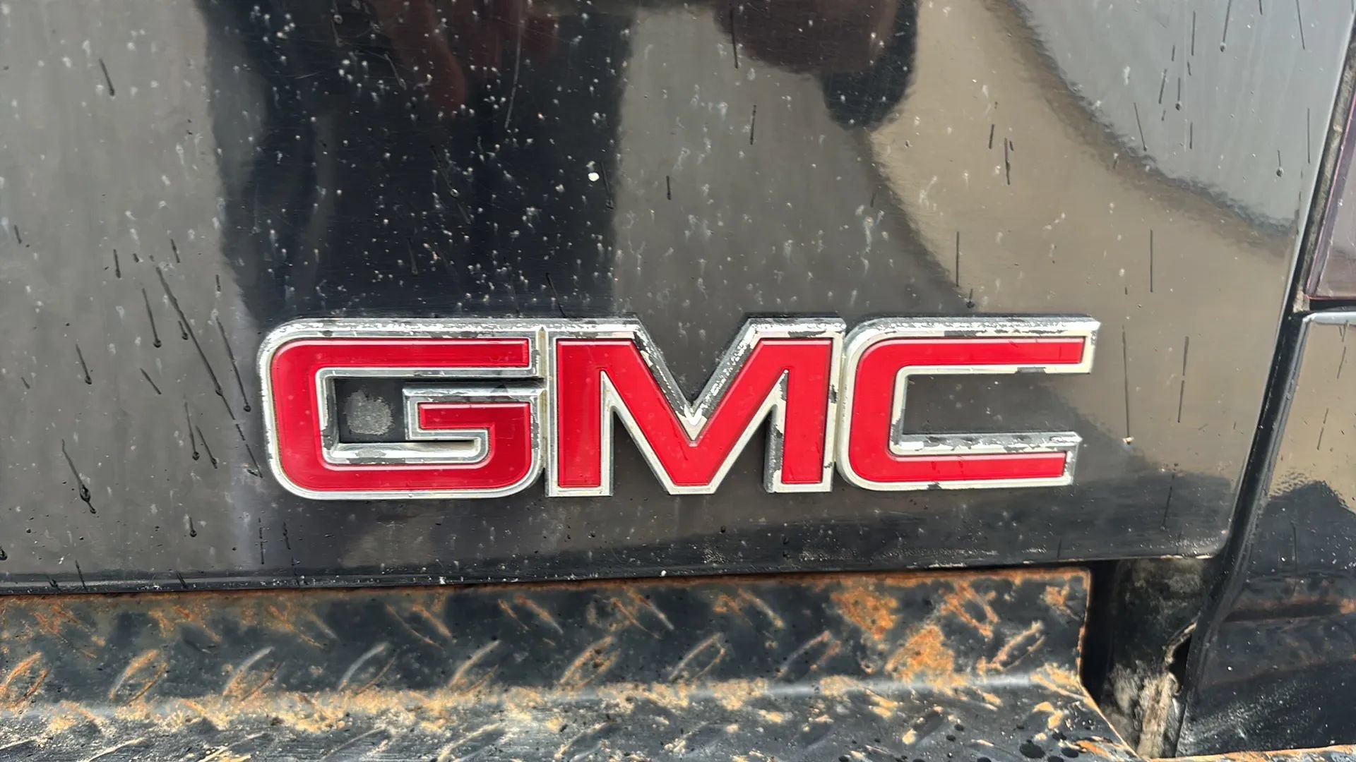 Used 2013 GMC Sierra 2500 Denali w/ Suspension Package, Off-Road AWD/4WD image 5