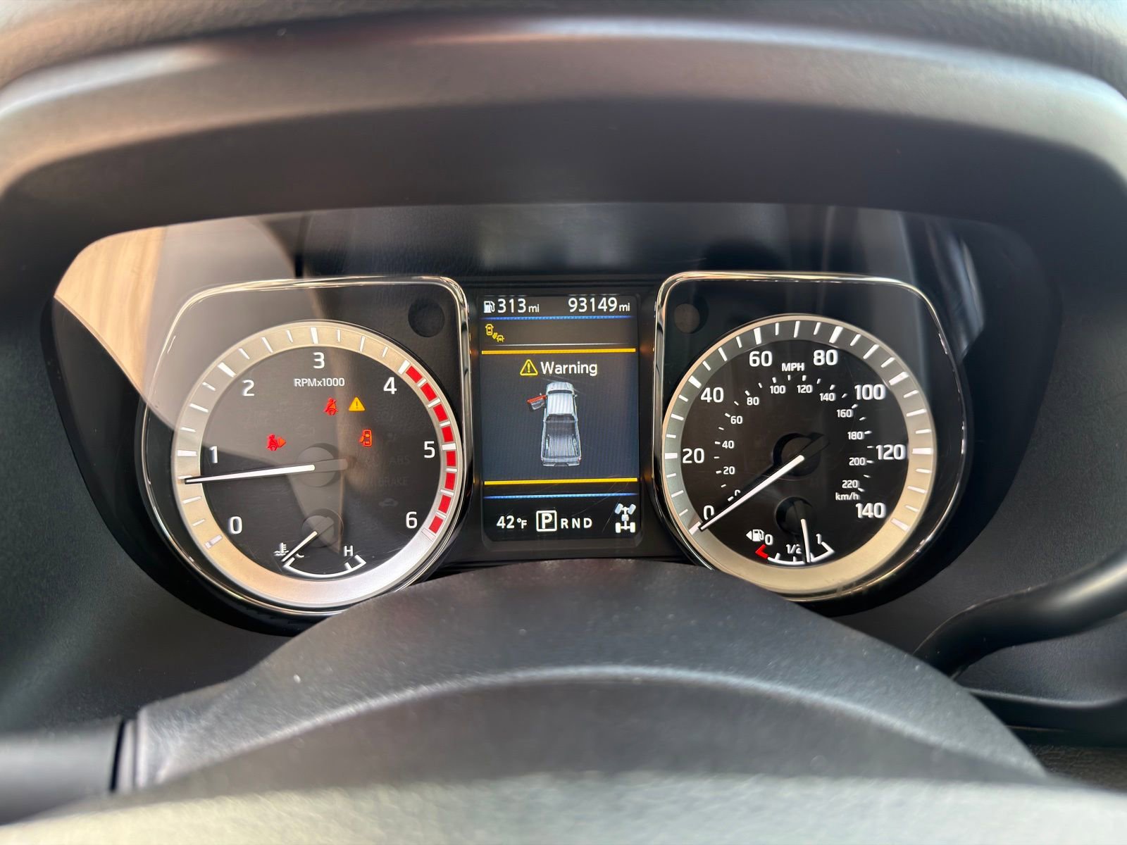 Used 2019 Nissan Titan SV w/ SV Convenience Package image 19