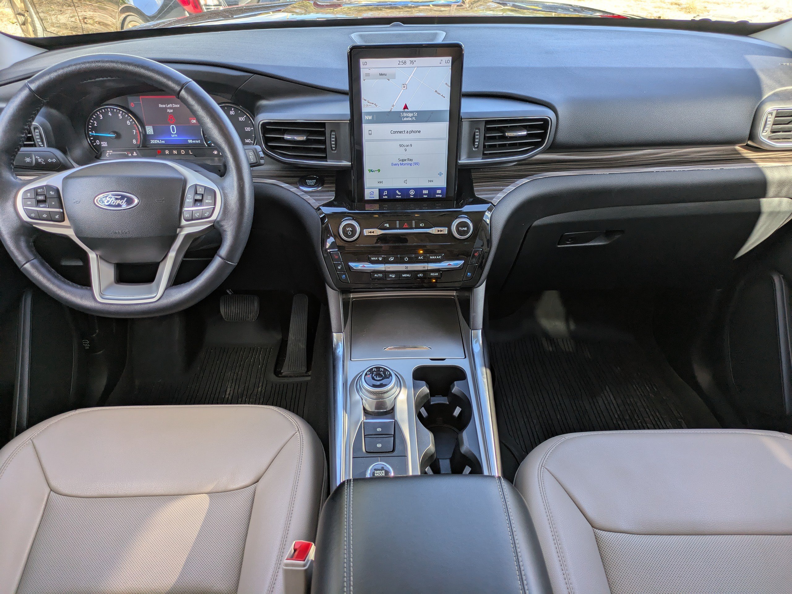 Used 2023 Ford Explorer Limited w/ Limited Technology Package AWD/4WD image 15